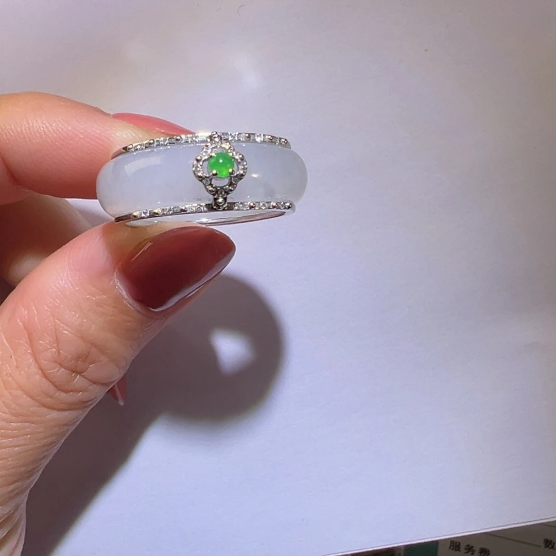 翡翠戒指18K金镶嵌戒指