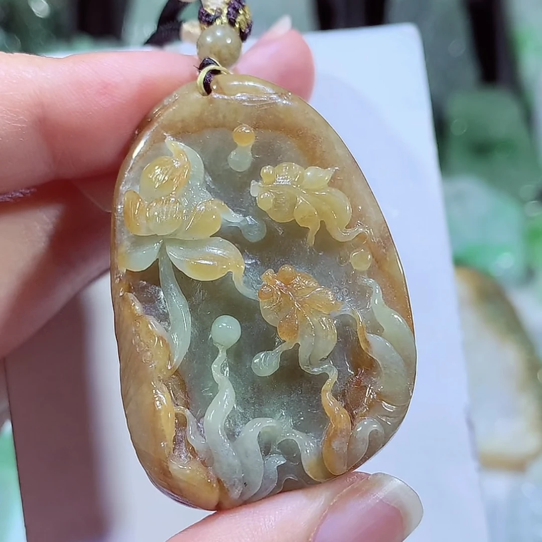 缅甸天然A货翡翠红翡荷叶鱼吊坠