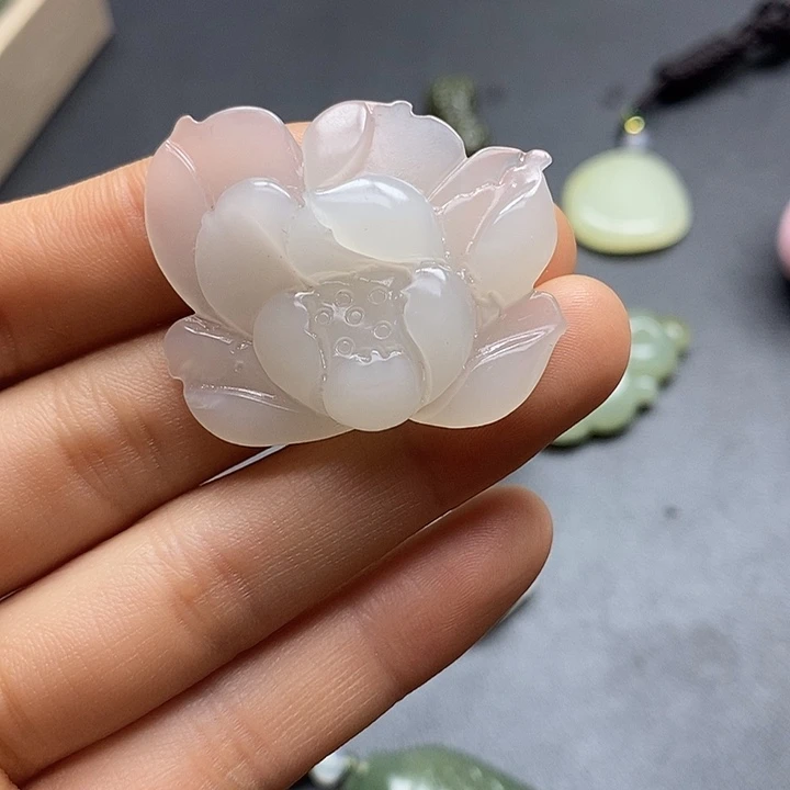 颈饰未镶嵌和田玉潇*