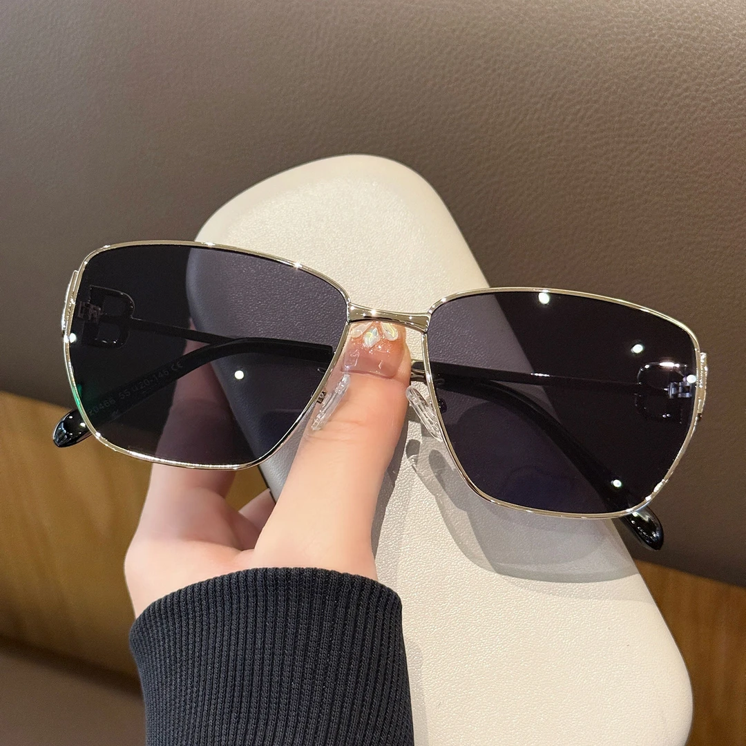 金属复古大框太阳镜男2025新款女墨镜潮防紫外线开车出游遮阳显瘦