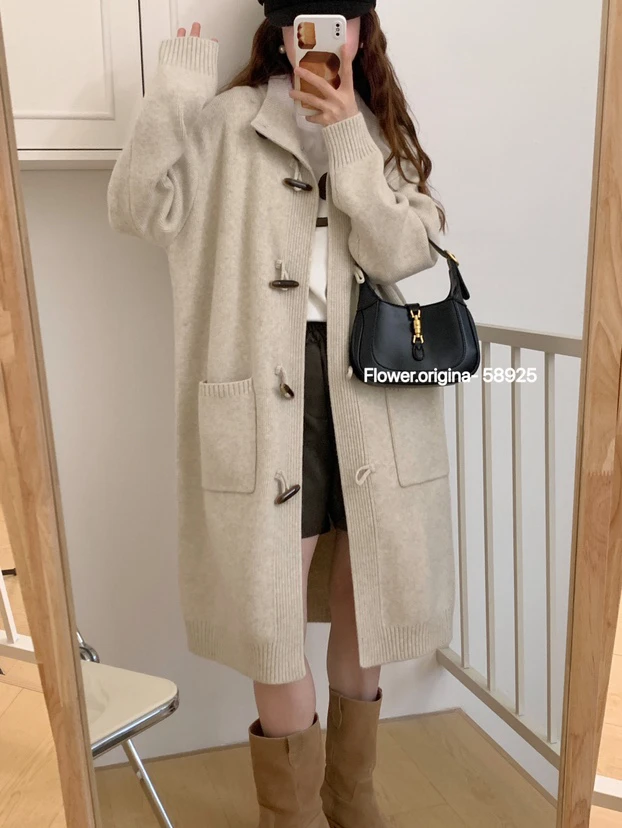 58925牛角扣立领长款针织开衫