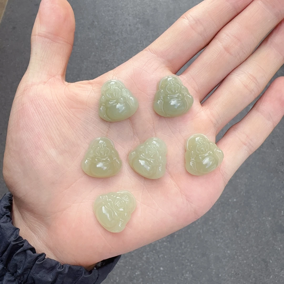 天然和田玉蜂蜜水佛公吊坠约20+mm左右多样性拍一发一xy