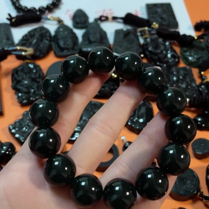 翡翠颈饰未镶嵌老***^