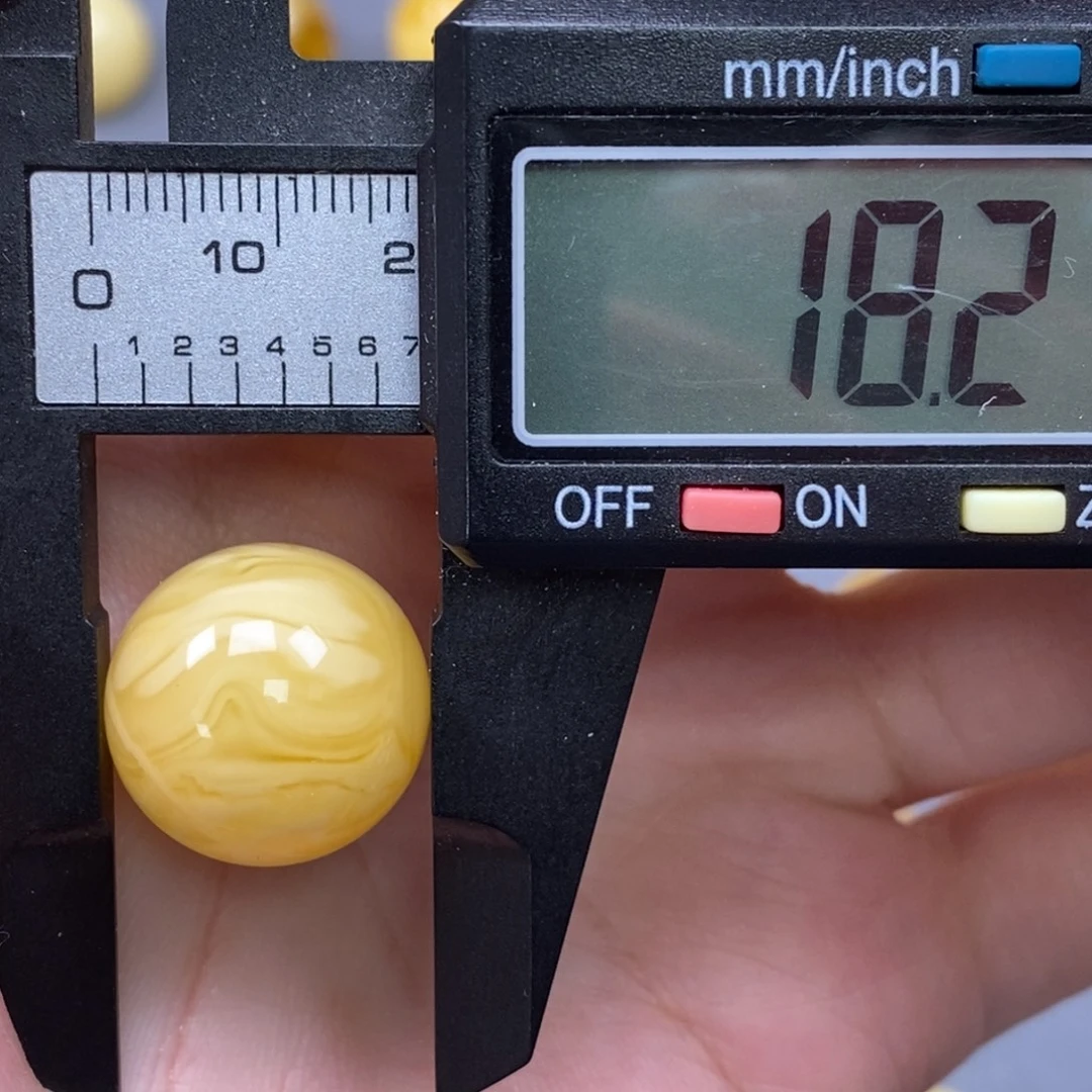 未镶嵌琥珀裸石纯天然