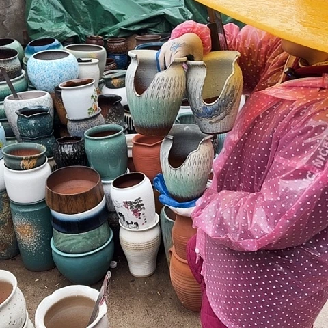 口13高18瑕疵盆子。