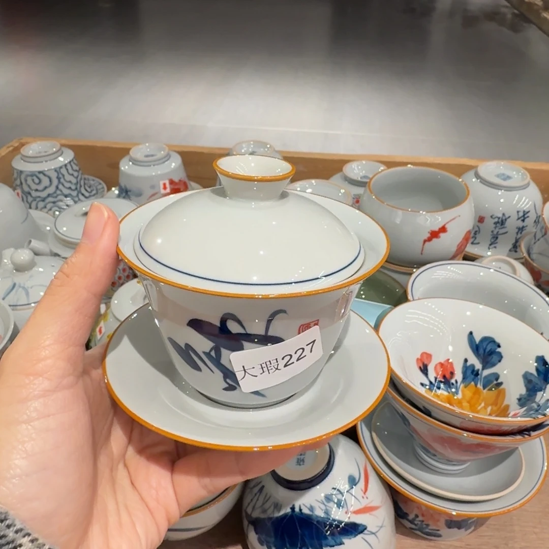 釉下手绘茶具微瑕