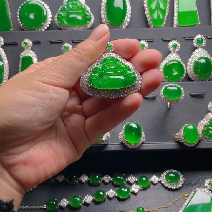 翡翠颈饰未镶嵌翡翠吊坠