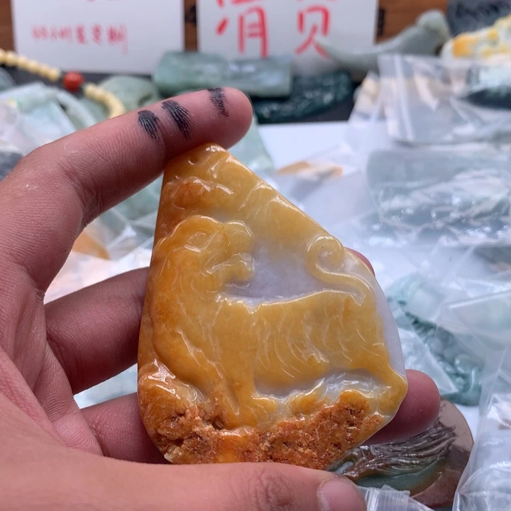 翡翠未镶嵌颈饰保真天然a货翡翠