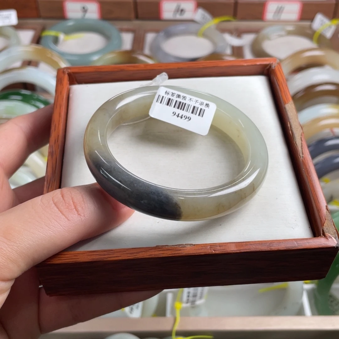 【闪购商品】和田玉手镯未镶嵌53.21