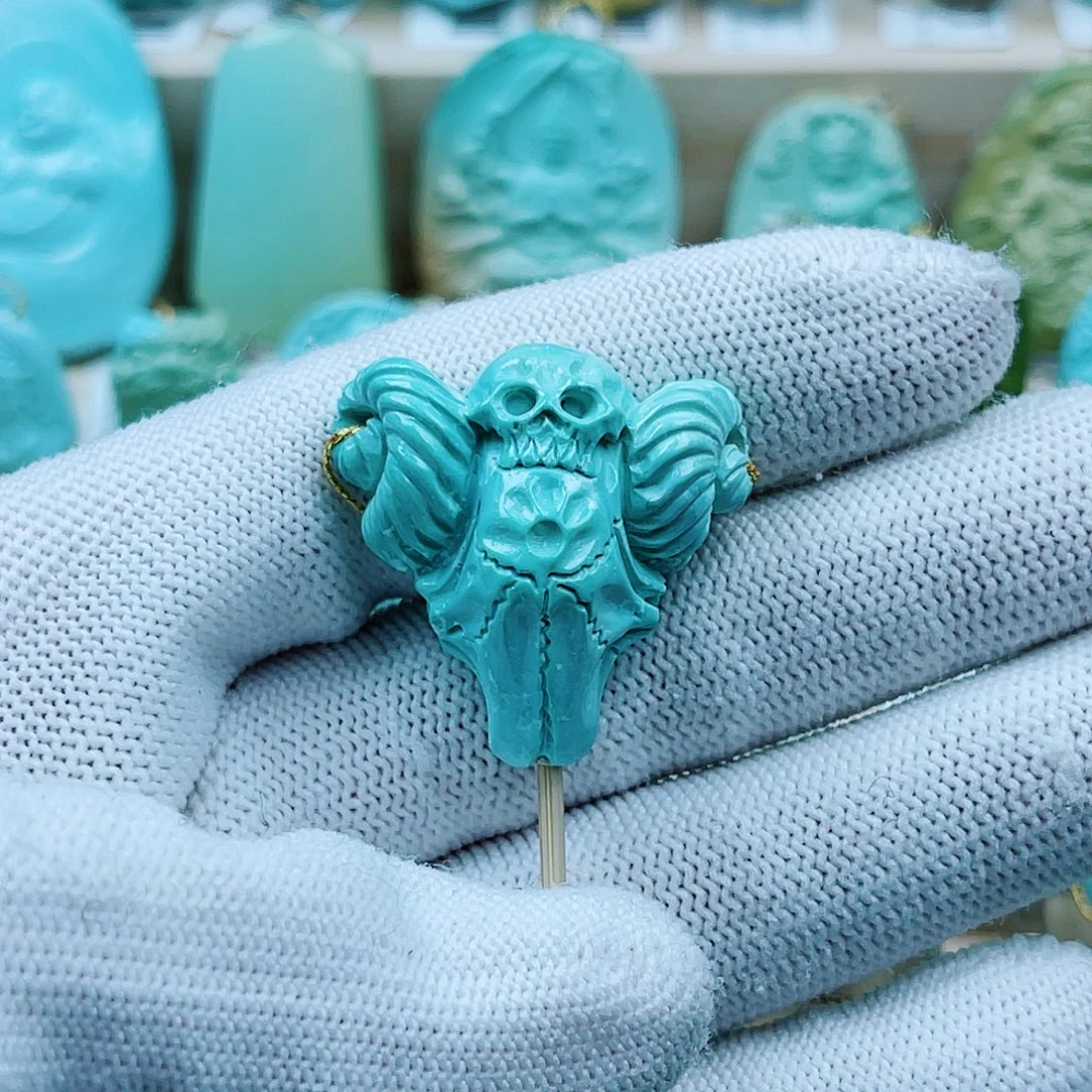 绿松石未镶嵌珠宝奇石