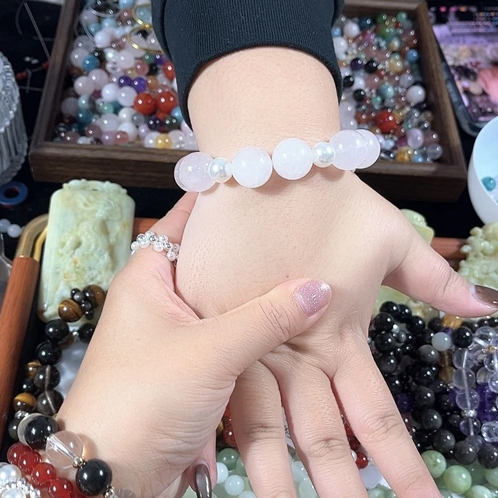 水晶手链足金镶嵌马粉贝珠