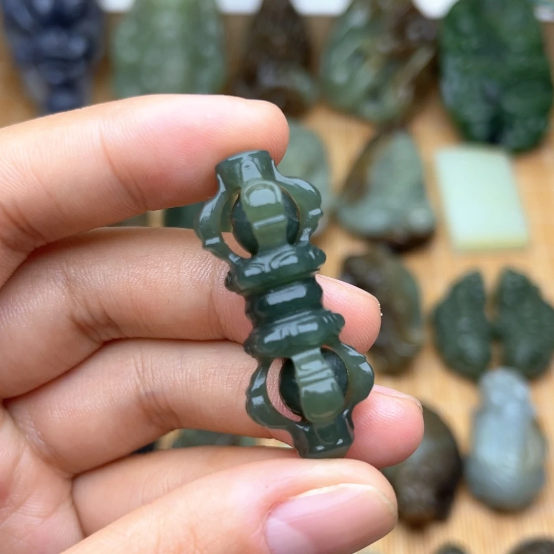 和田玉未镶嵌挂件