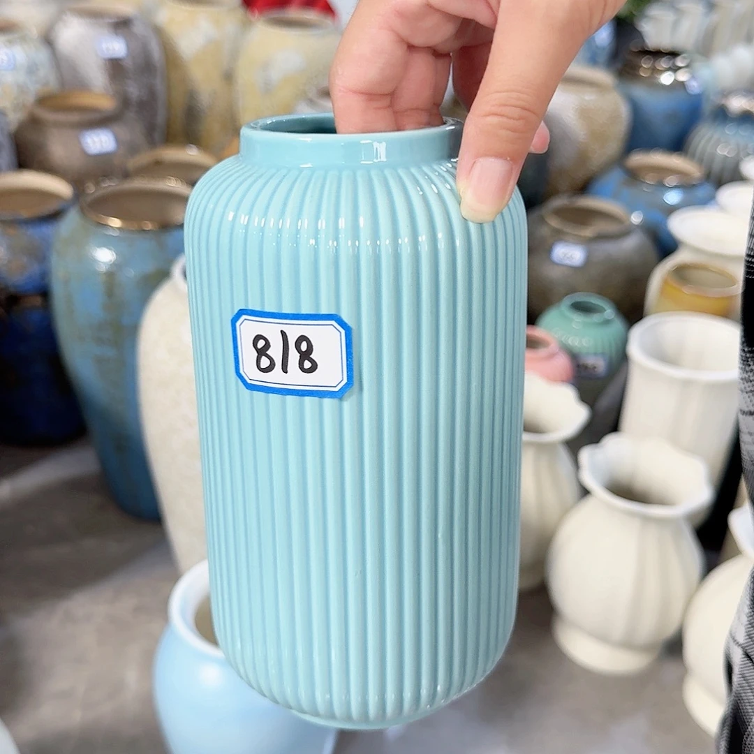 818号陶瓷高20厘米微瑕一个