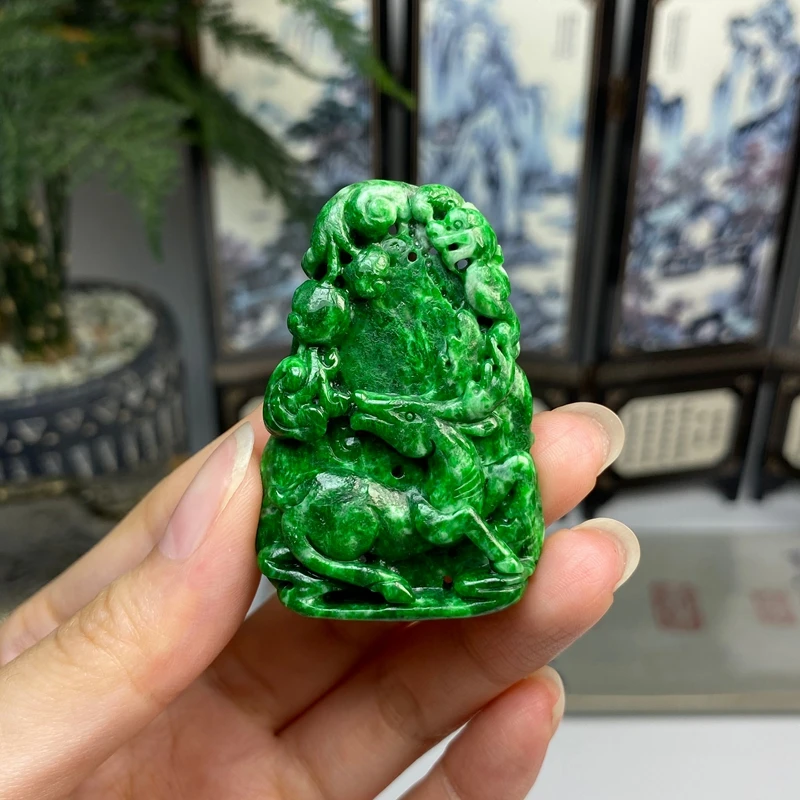辣绿一路有你梅花鹿挂件吊坠 天然翡翠A货