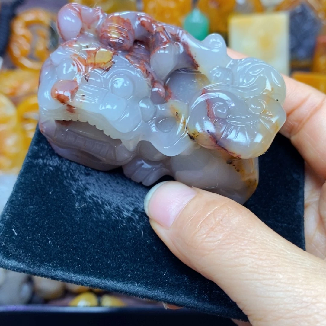 未镶嵌石英质玉(黄龙玉)颈饰