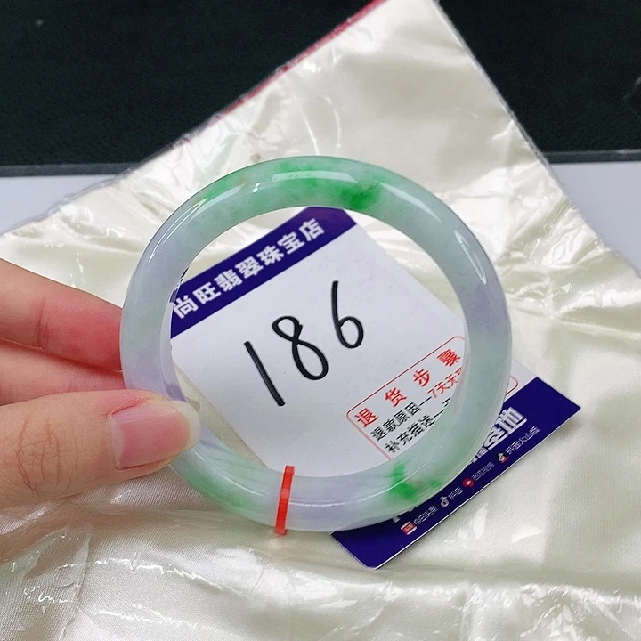 翡翠手镯未镶嵌翡翠12