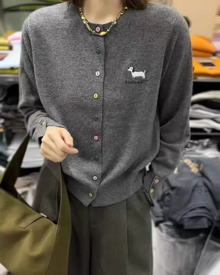 WYFS福利彩扣小狗针织衫