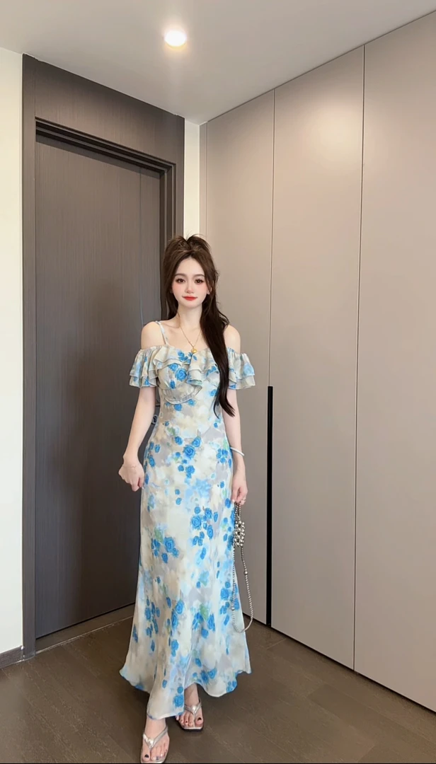 【现货秒发】法式度假风吊带裙荷叶边碎花收腰蓝色碎花长裙可两穿