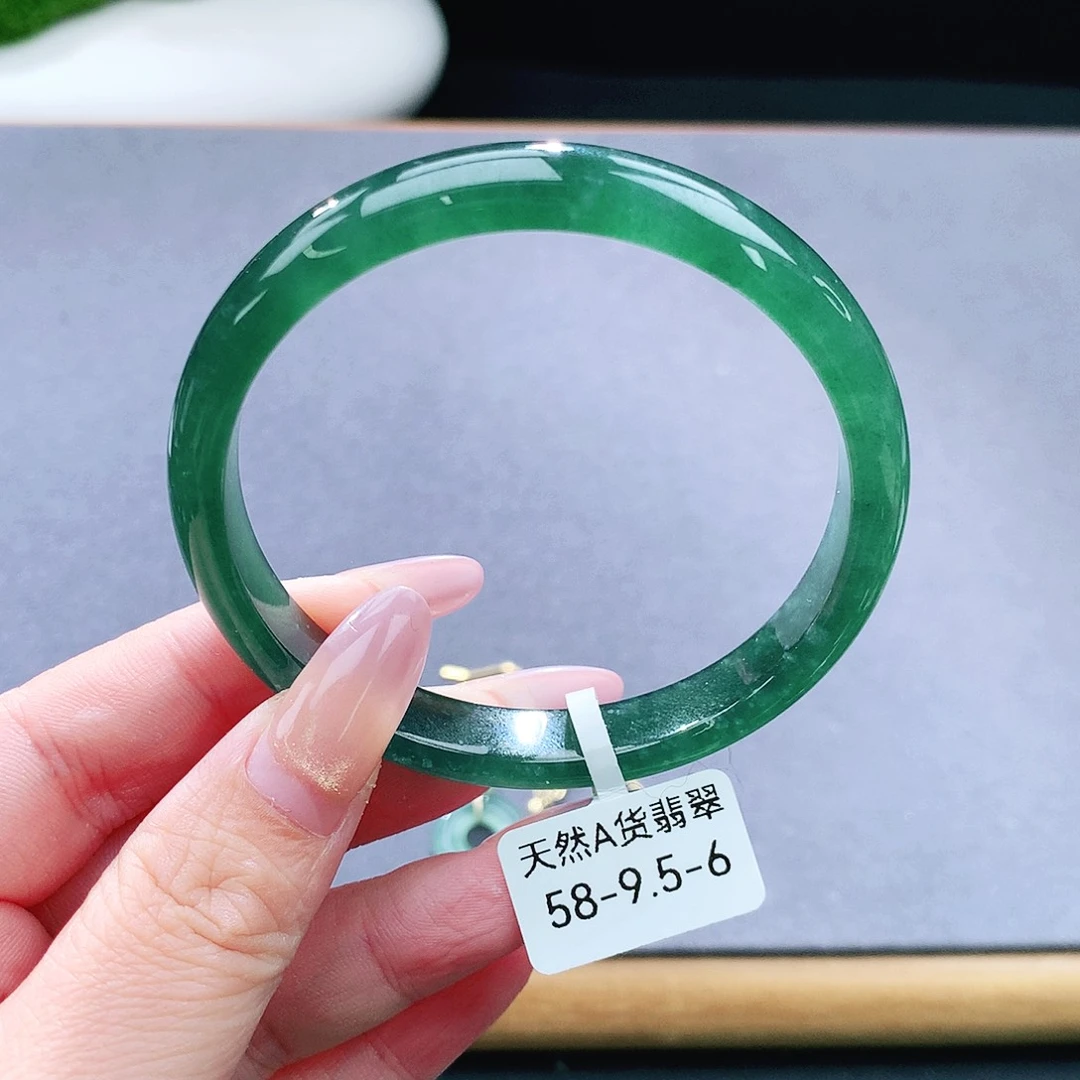 未镶嵌手镯（圆镯）翡翠