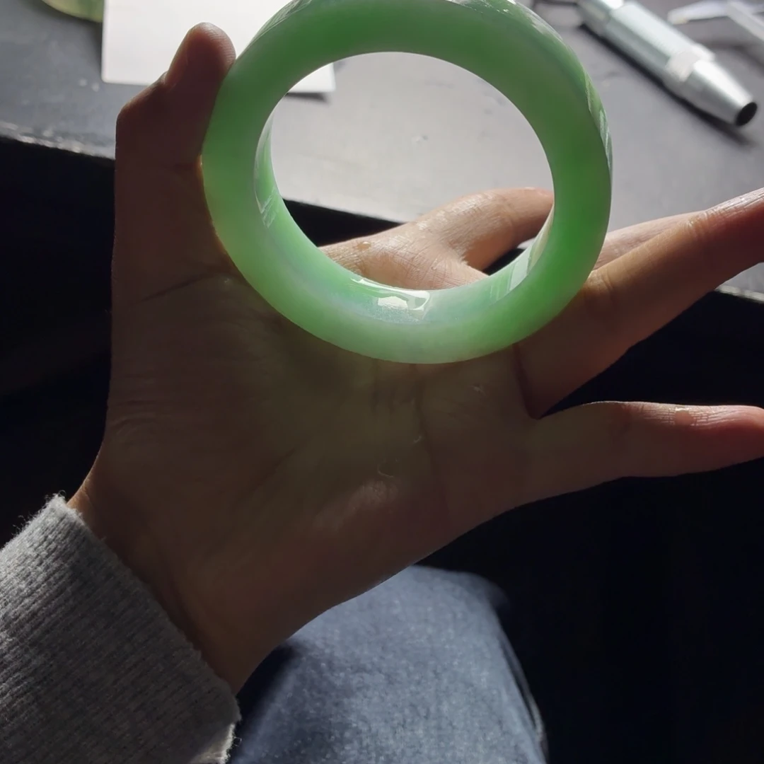 做***师定制翡翠未镶嵌翡翠