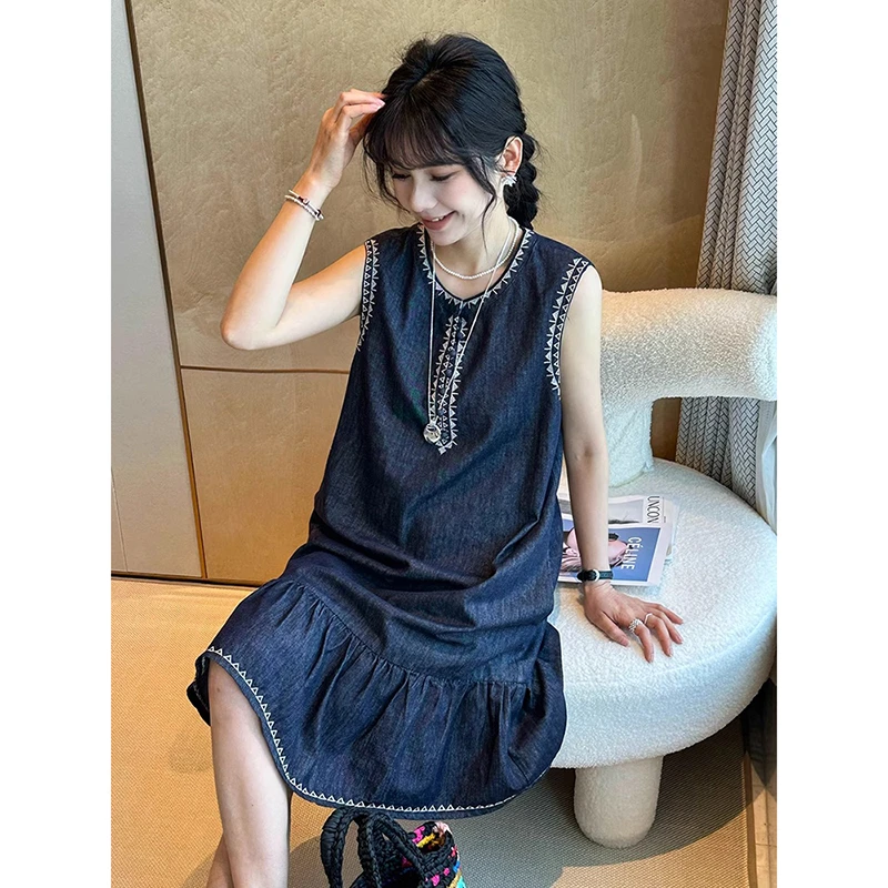 2025夏季新款短款小个子无袖牛仔刺绣连衣裙复古减龄温柔风背心裙