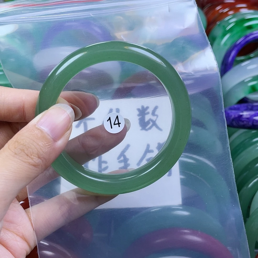 石英质玉手镯未镶嵌55