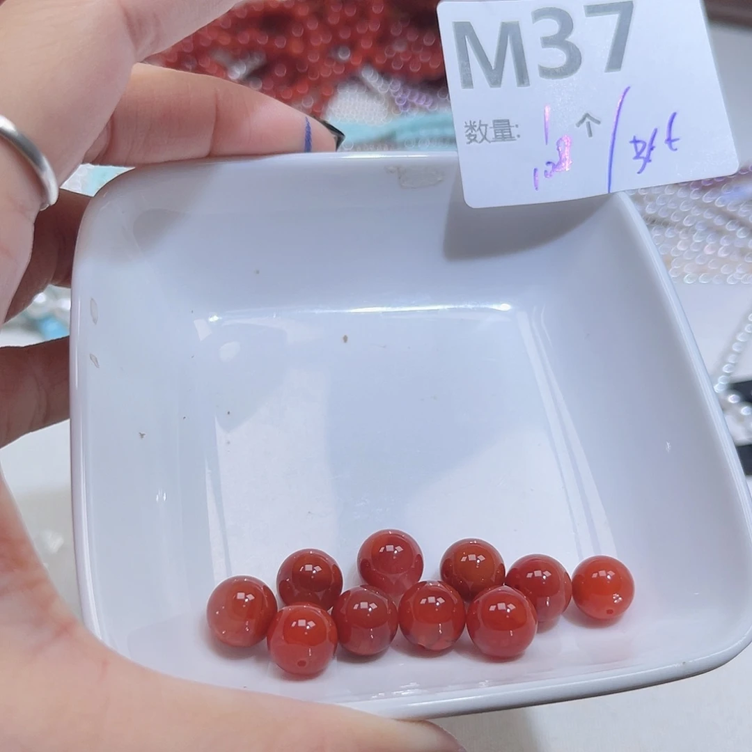 南红玛瑙未镶嵌珠宝半成品M37。