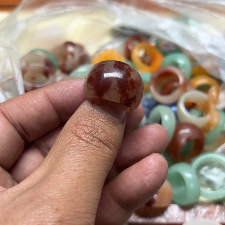 呆***鲤石英质玉未镶嵌手镯