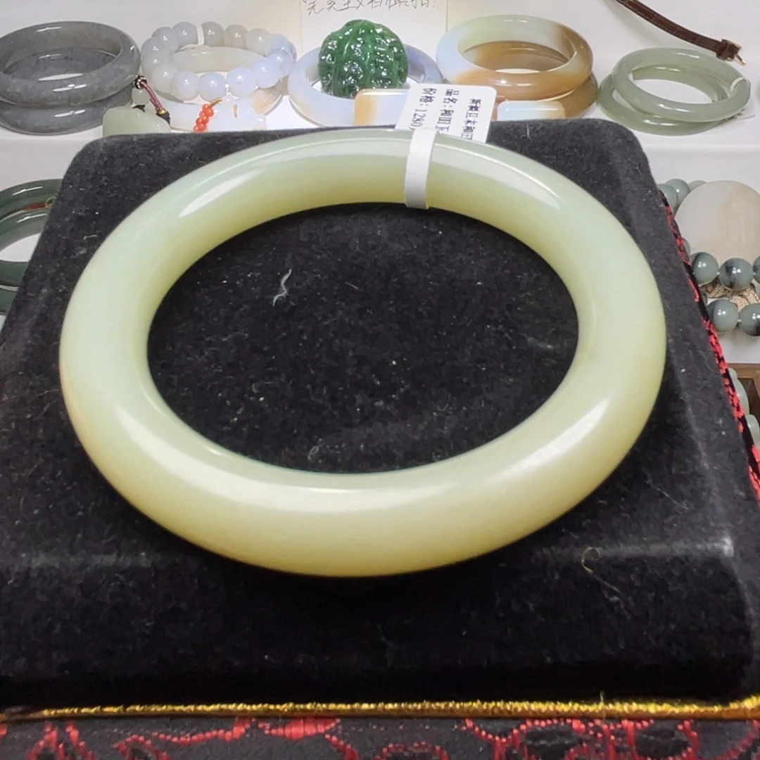 和田玉未镶嵌颈饰54圈口