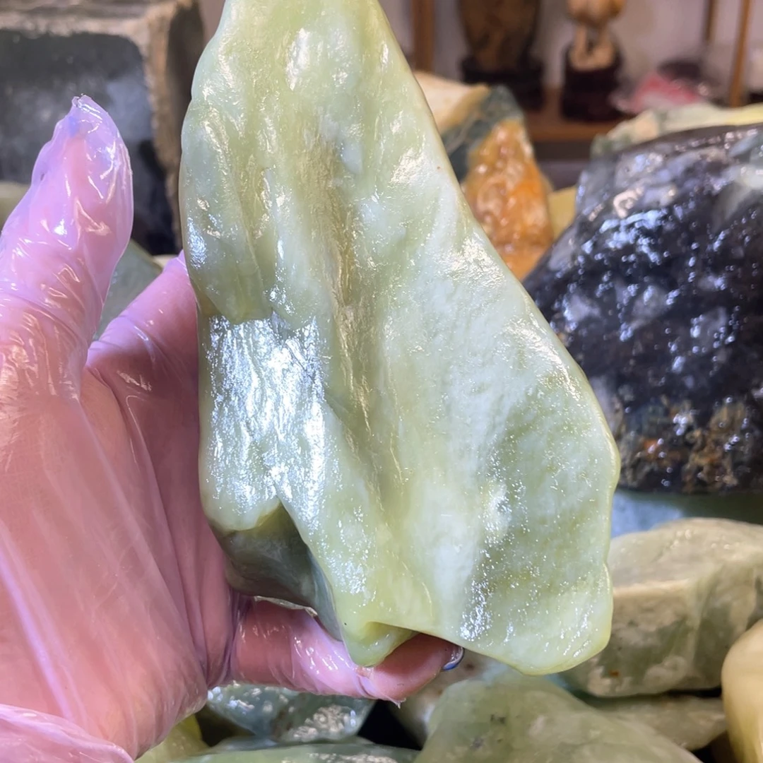 蛇纹石玉未镶嵌中国四大名玉简易