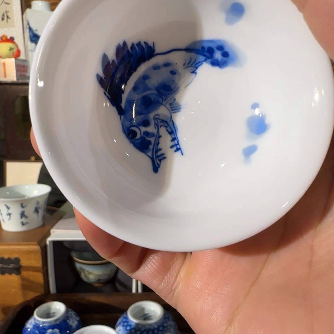 陶手绘青花鳜鱼杯