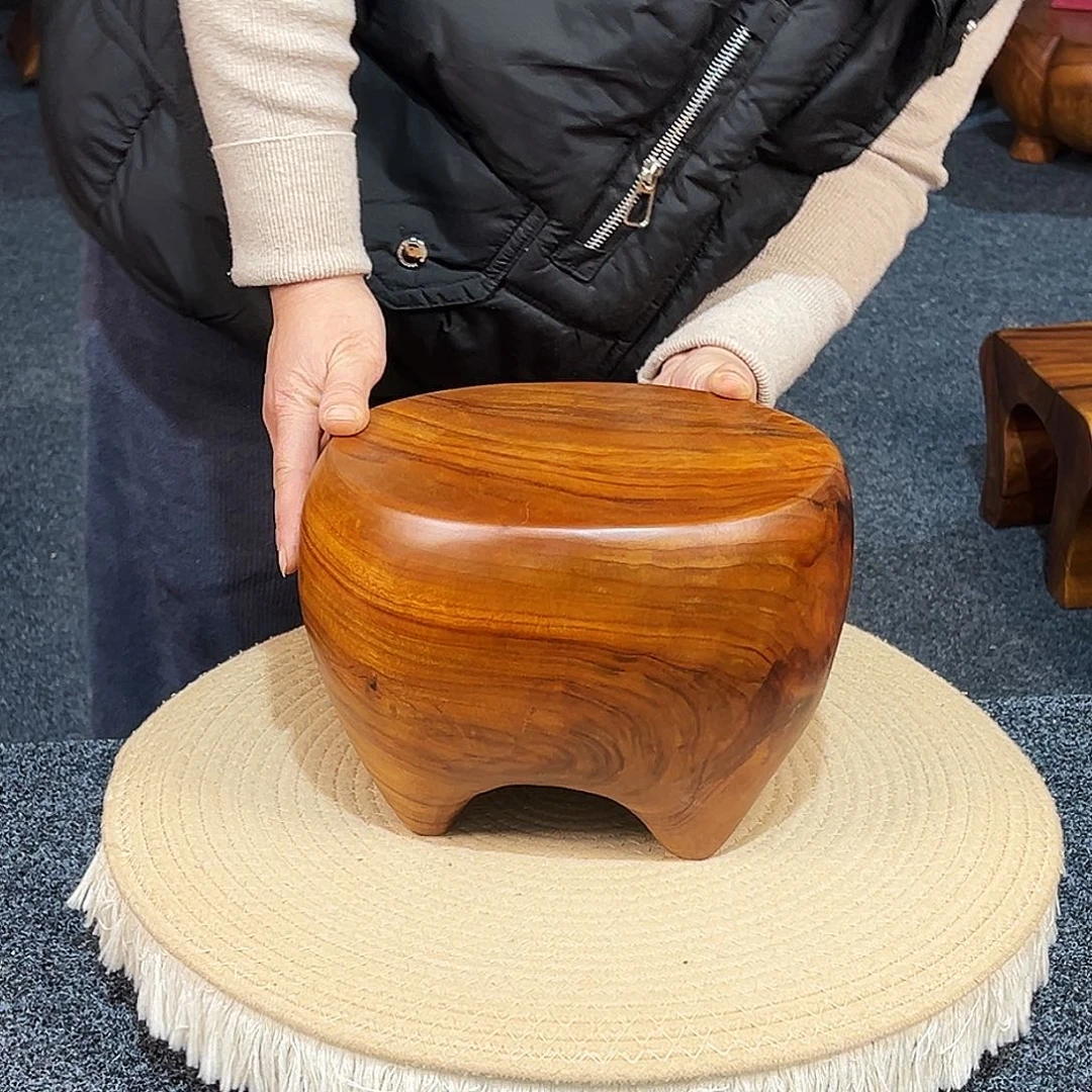 19 号香樟木尺寸：23-18-17cm