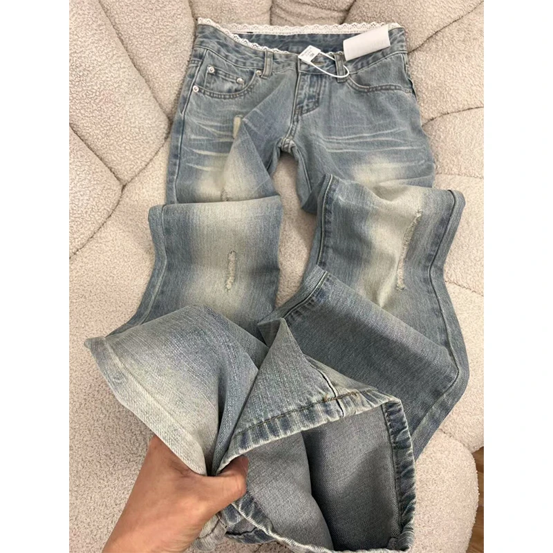 大码复古蕾丝拼接低腰宽松牛仔裤女夏季新款水洗浅蓝色微喇阔腿裤