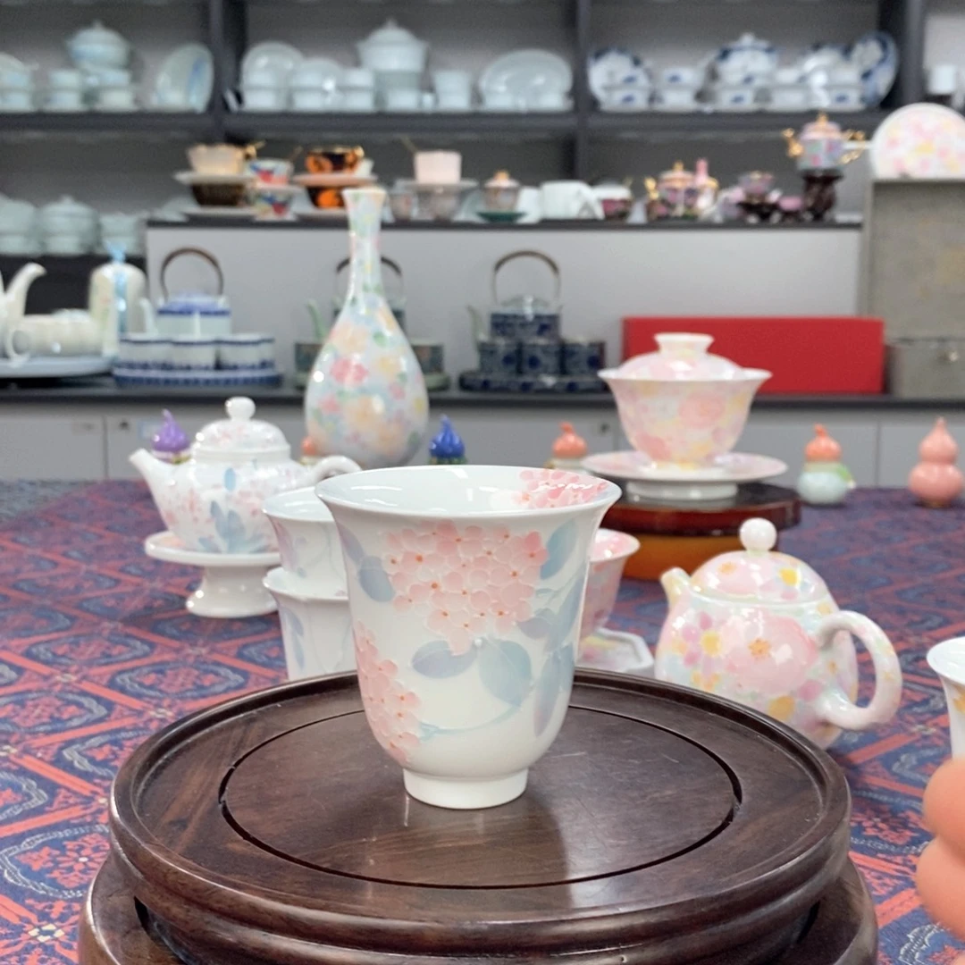 绣球花釉下品茗杯