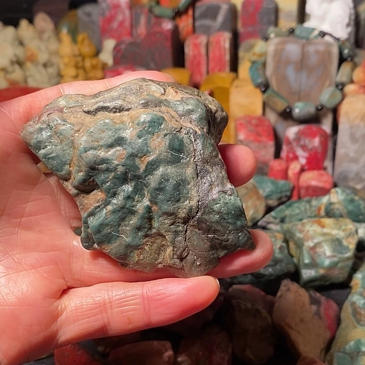 昌化鸡血石源头绿