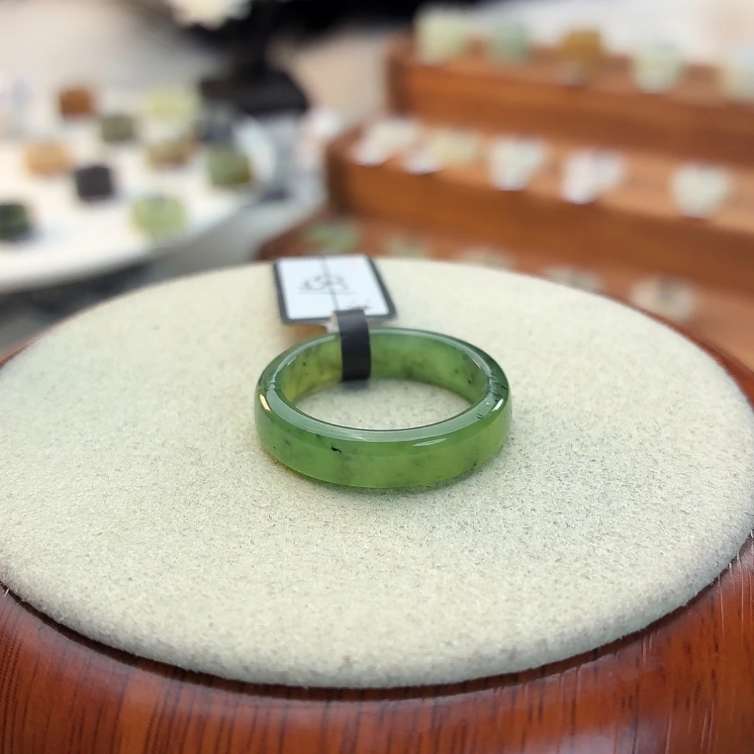 和田玉未镶嵌戒指i122碧绿窄圆切18.7mm港码19