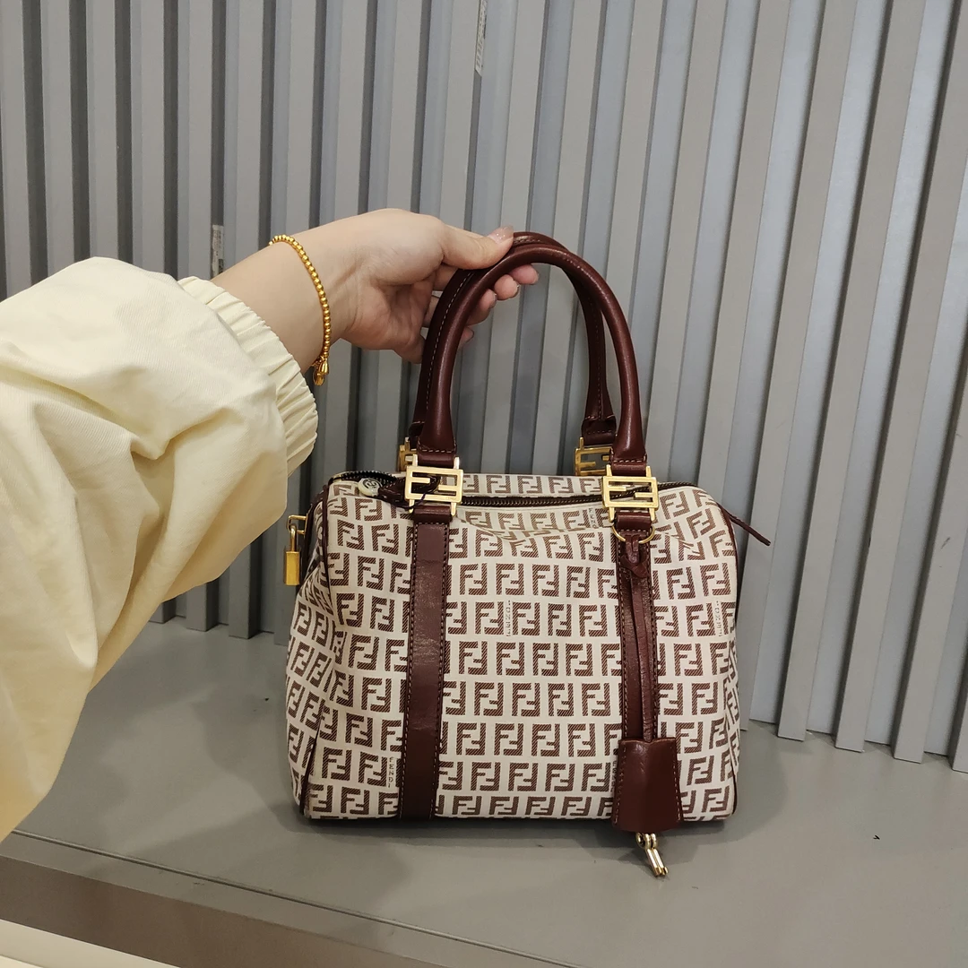 95新 FENDI/芬迪 兔兔奢欣欣/芬迪手提包/230309031