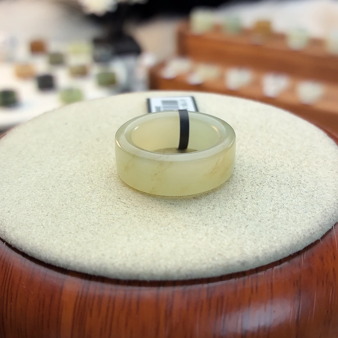 和田玉未镶嵌戒指i12飘糖圆切16.4mm港码12