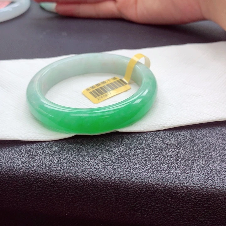 未镶嵌手镯翡翠翡翠