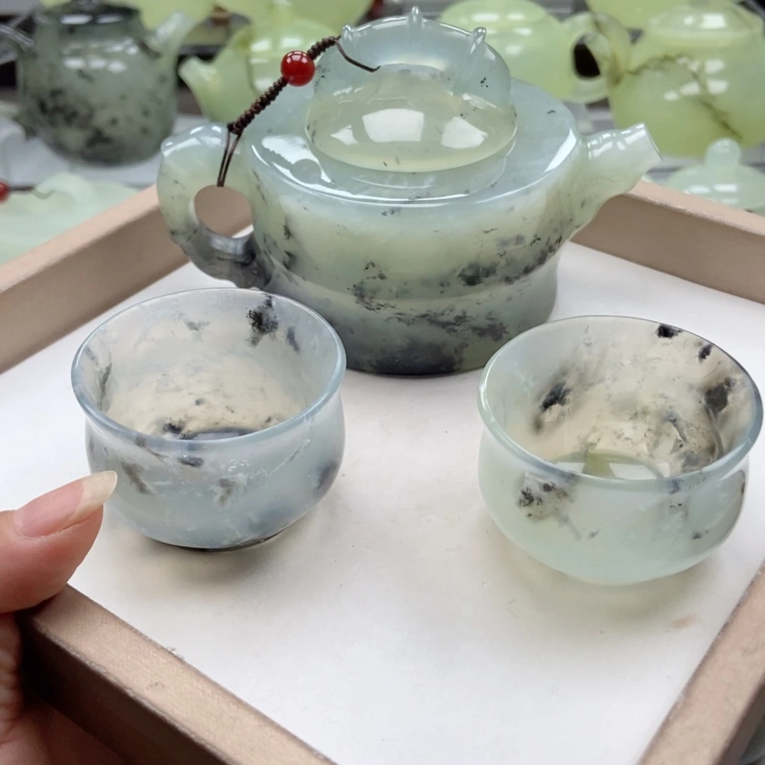 小***七未镶嵌蛇纹石玉壶