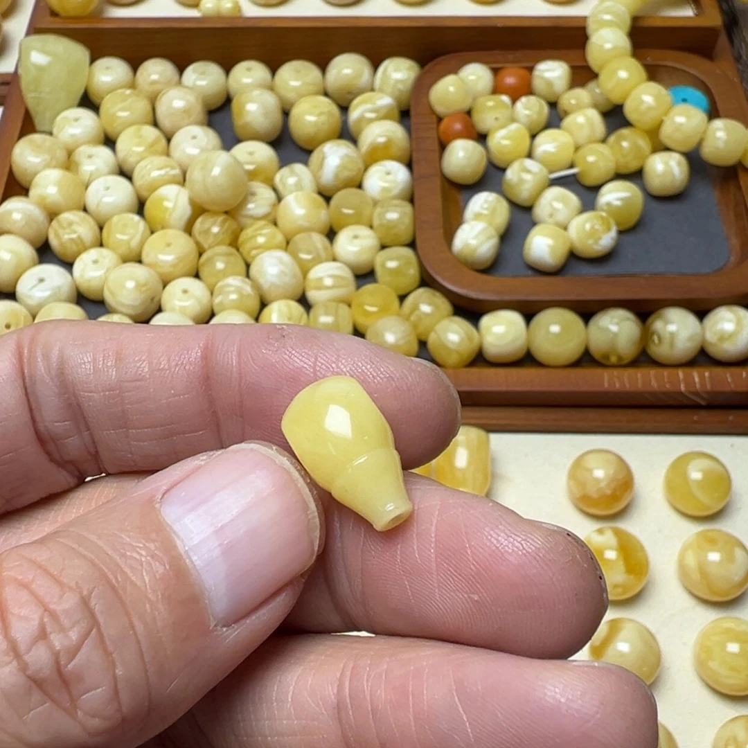 拾***力蜜蜡未镶嵌裸石琥珀蜜蜡