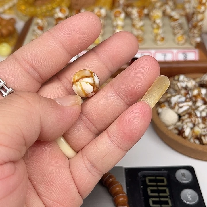 琥珀裸石未镶嵌92号