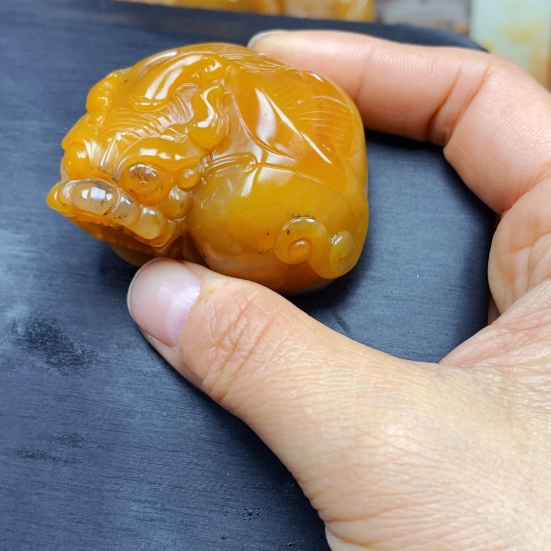 石英质玉（黄龙玉）颈饰未镶嵌