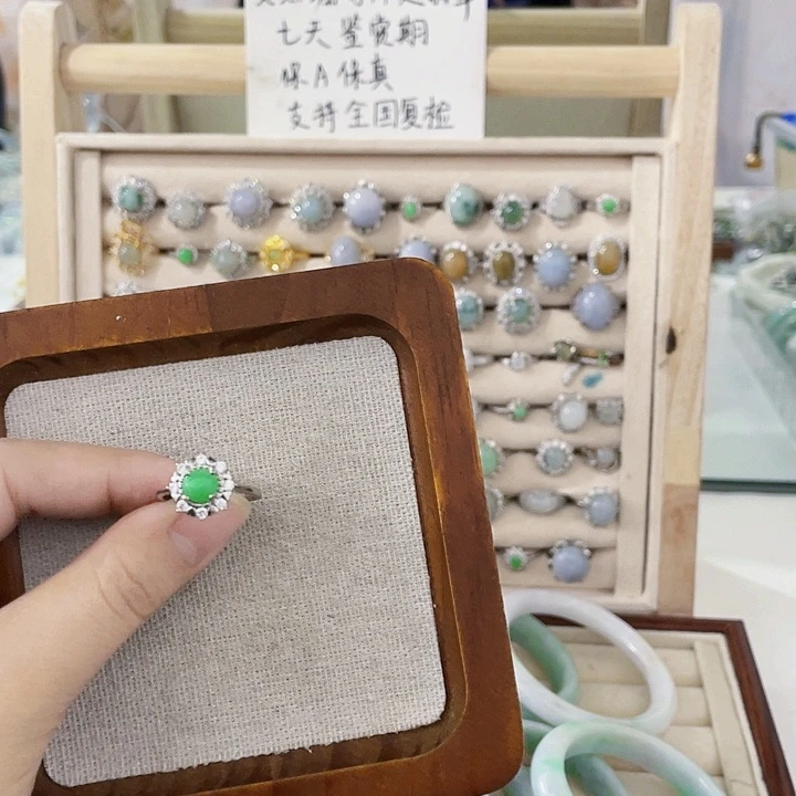 翡翠未镶嵌颈饰天然翡翠Ａ货