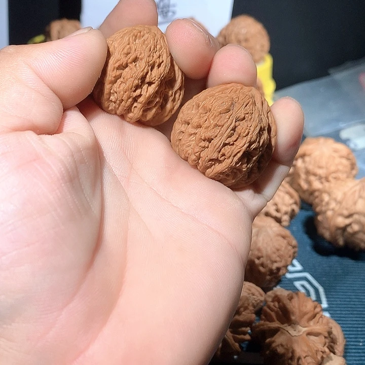 文玩核桃把件红宝石37