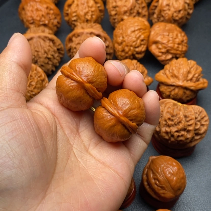 【闪购商品】文玩核桃把件海豚