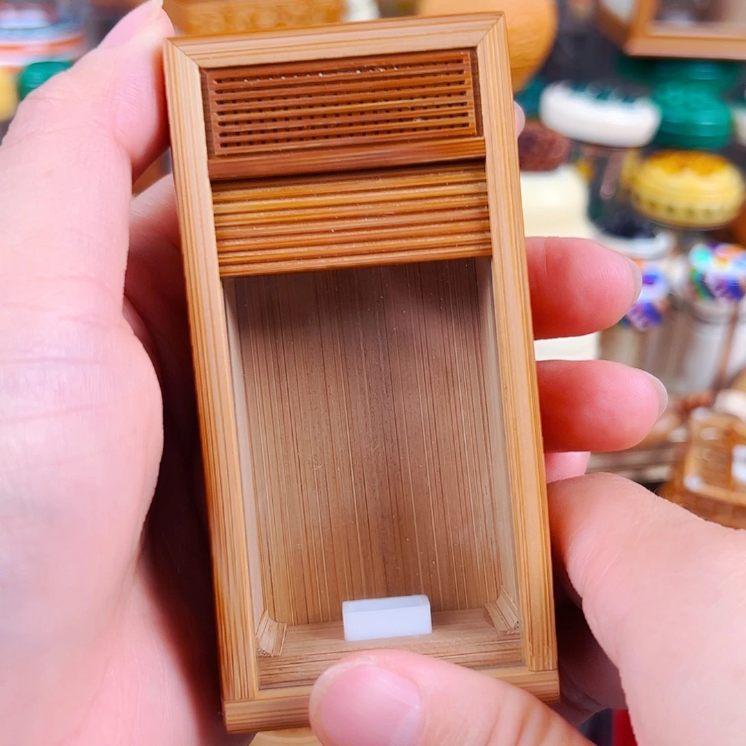 单格卷帘门竹林金钟盒配柬埔寨