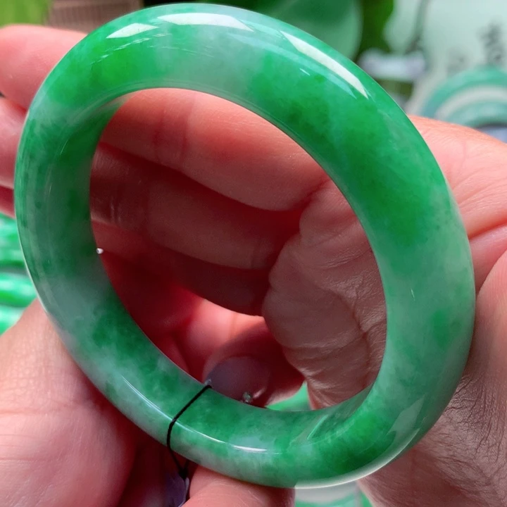 翡翠未镶嵌手镯58圈口