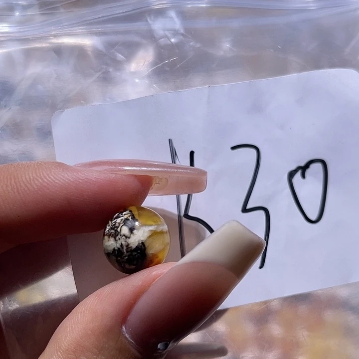 琥珀未镶嵌裸石10.9福利