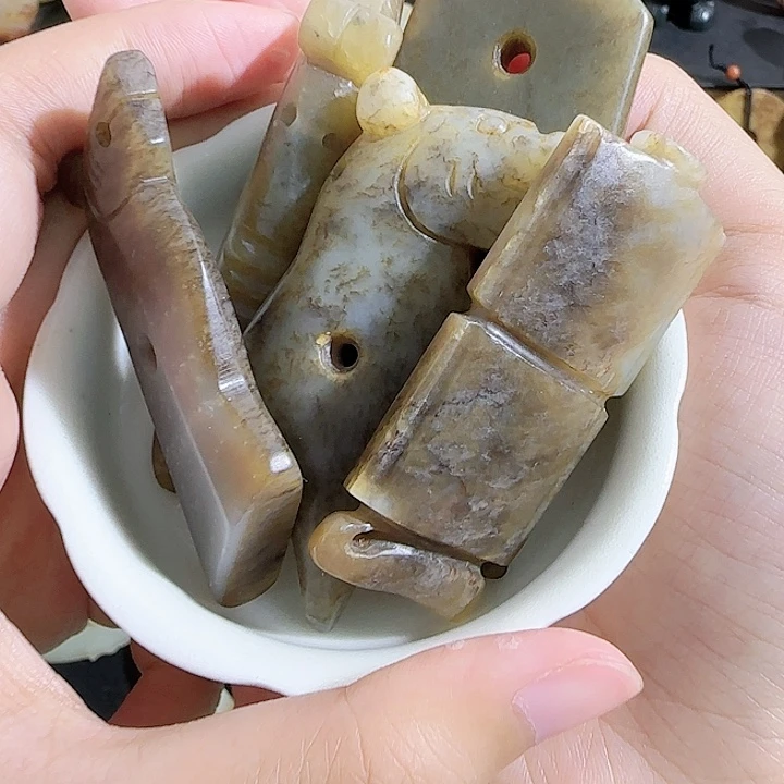 瓷片hgvbbnnbcdfhjk
